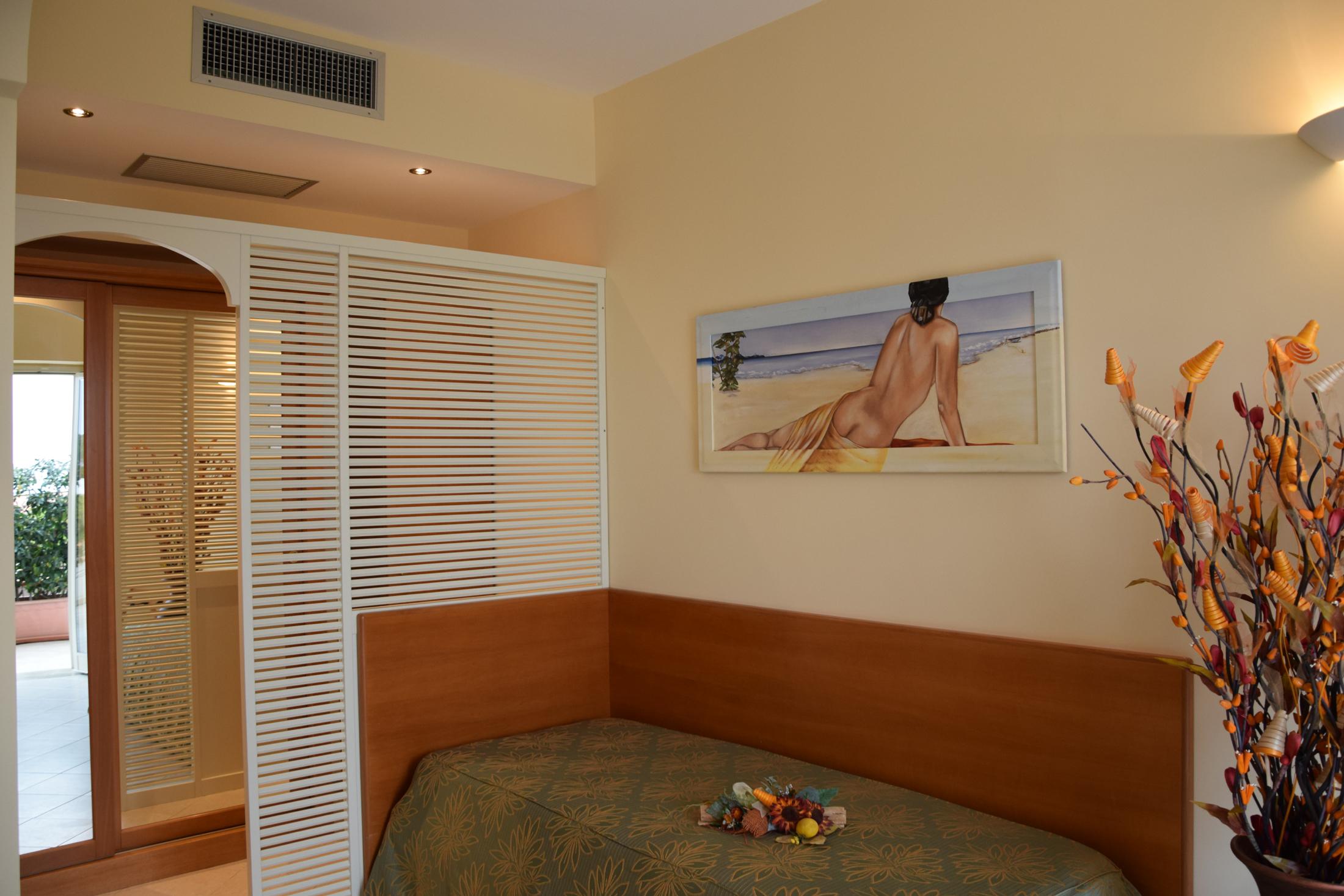 Hotel Tirreno Parghelia Bagian luar foto