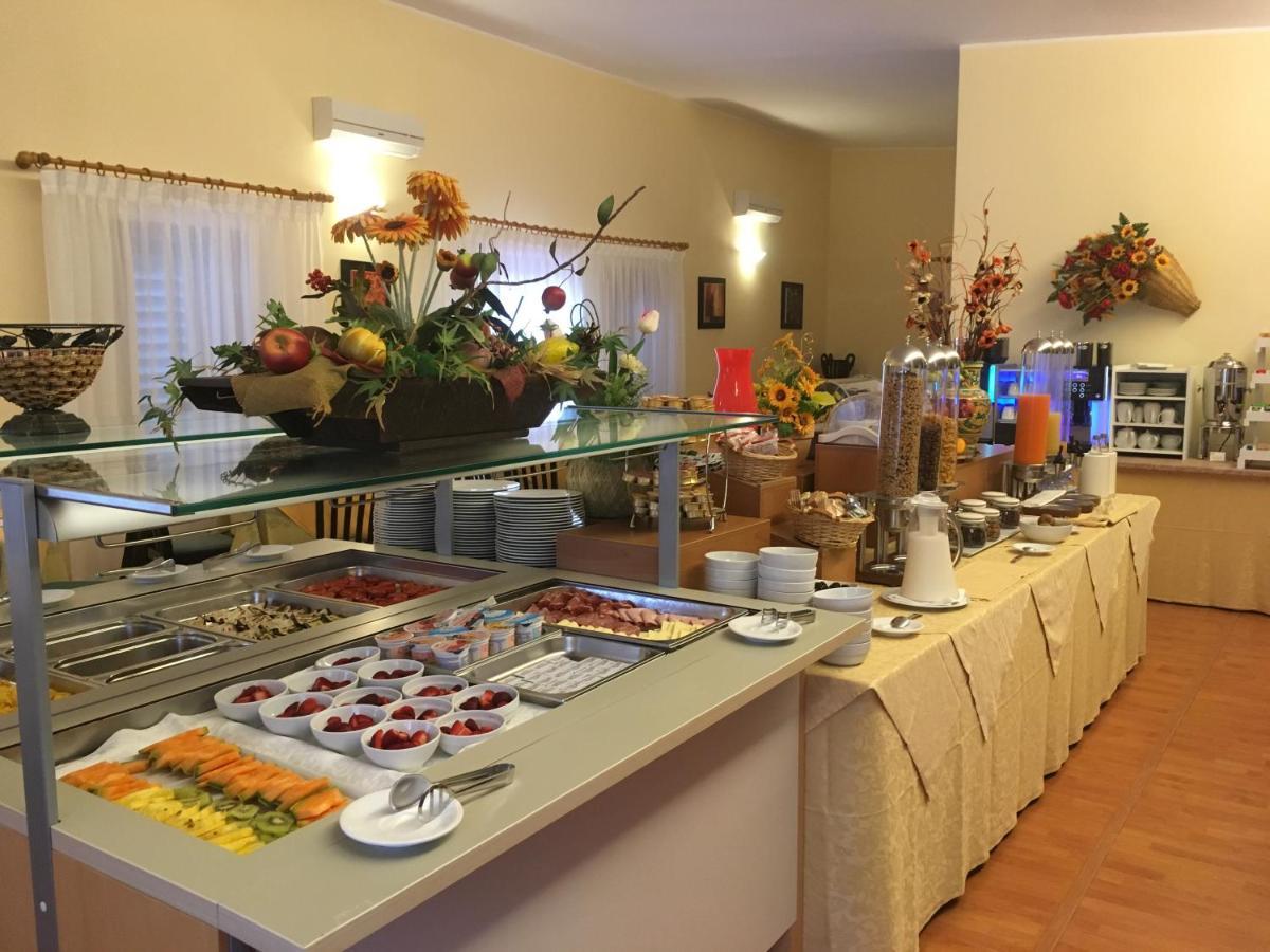 Hotel Tirreno Parghelia Bagian luar foto