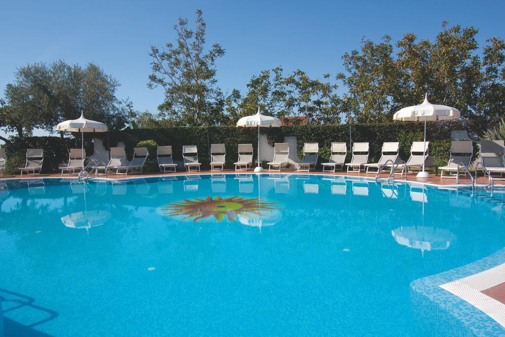 Hotel Tirreno Parghelia Bagian luar foto