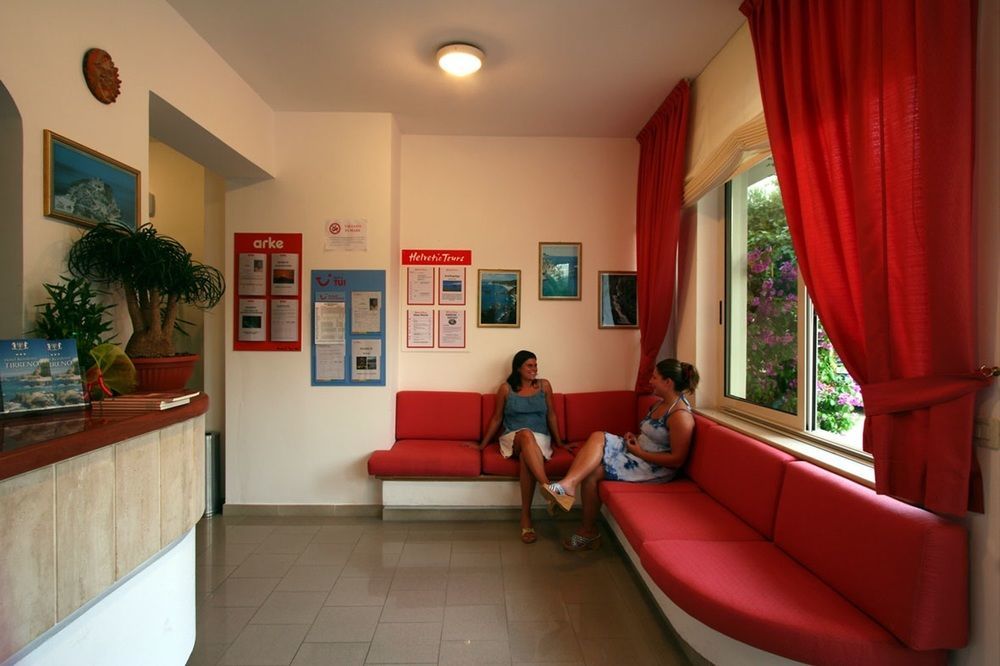 Hotel Tirreno Parghelia Bagian luar foto