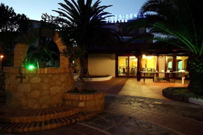 Hotel Tirreno Parghelia Bagian luar foto
