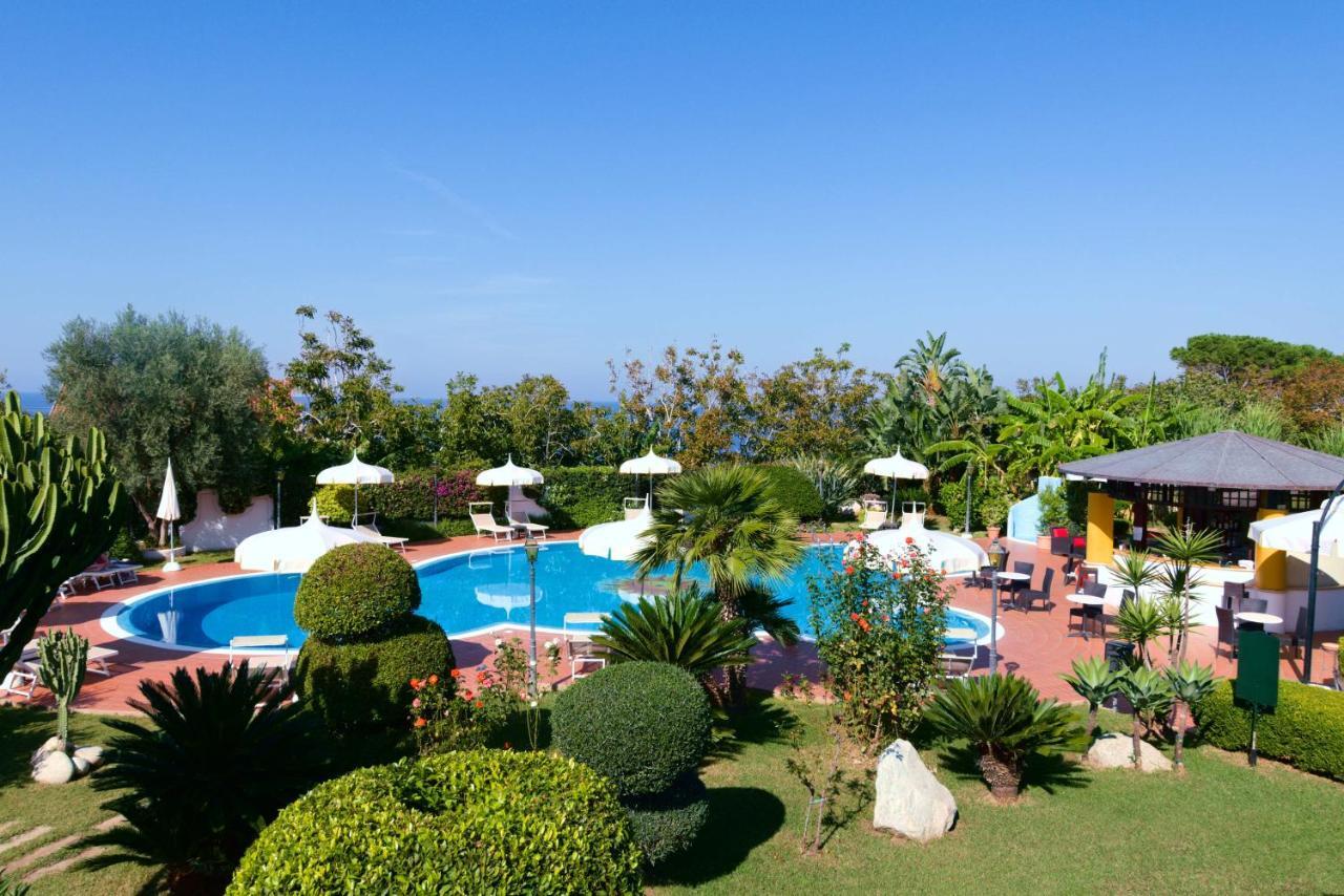 Hotel Tirreno Parghelia Bagian luar foto