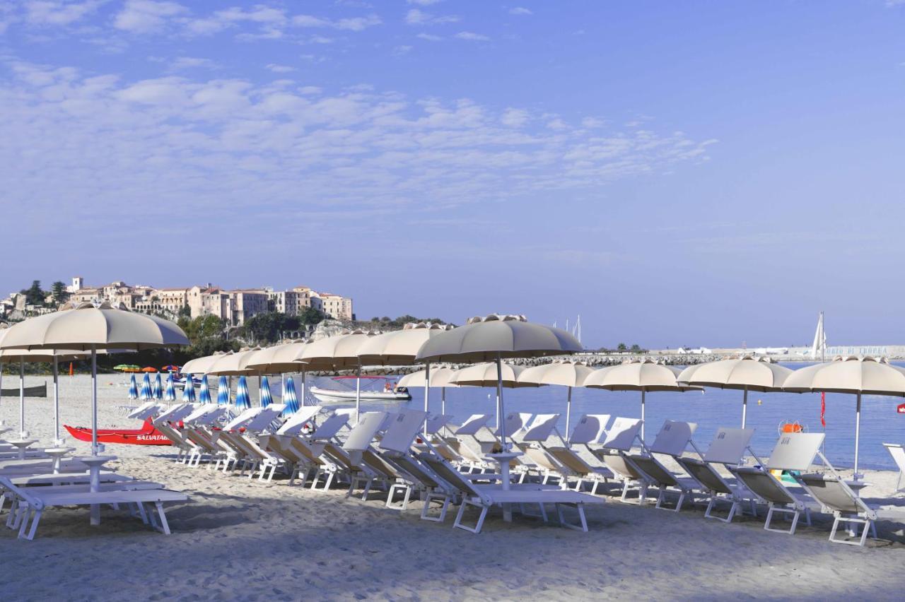 Hotel Tirreno Parghelia Bagian luar foto