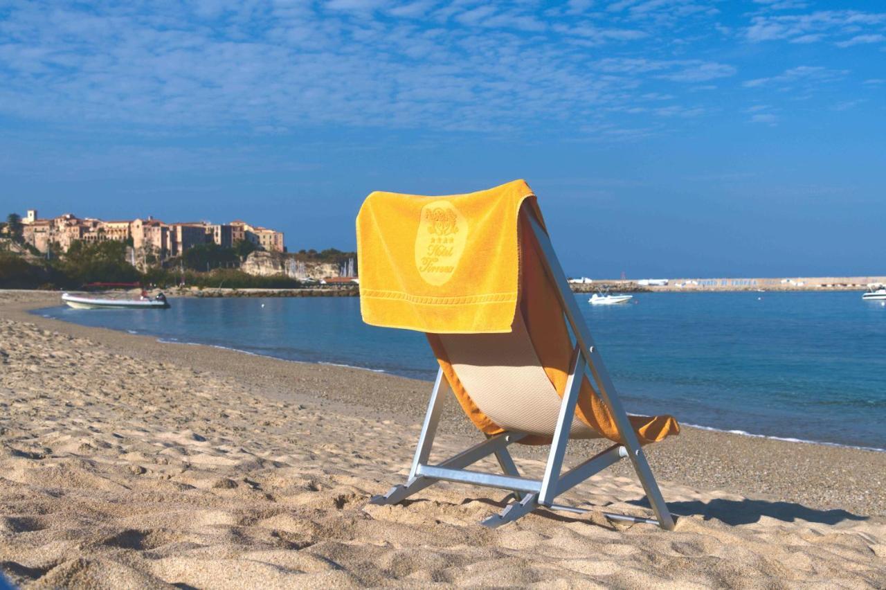 Hotel Tirreno Parghelia Bagian luar foto